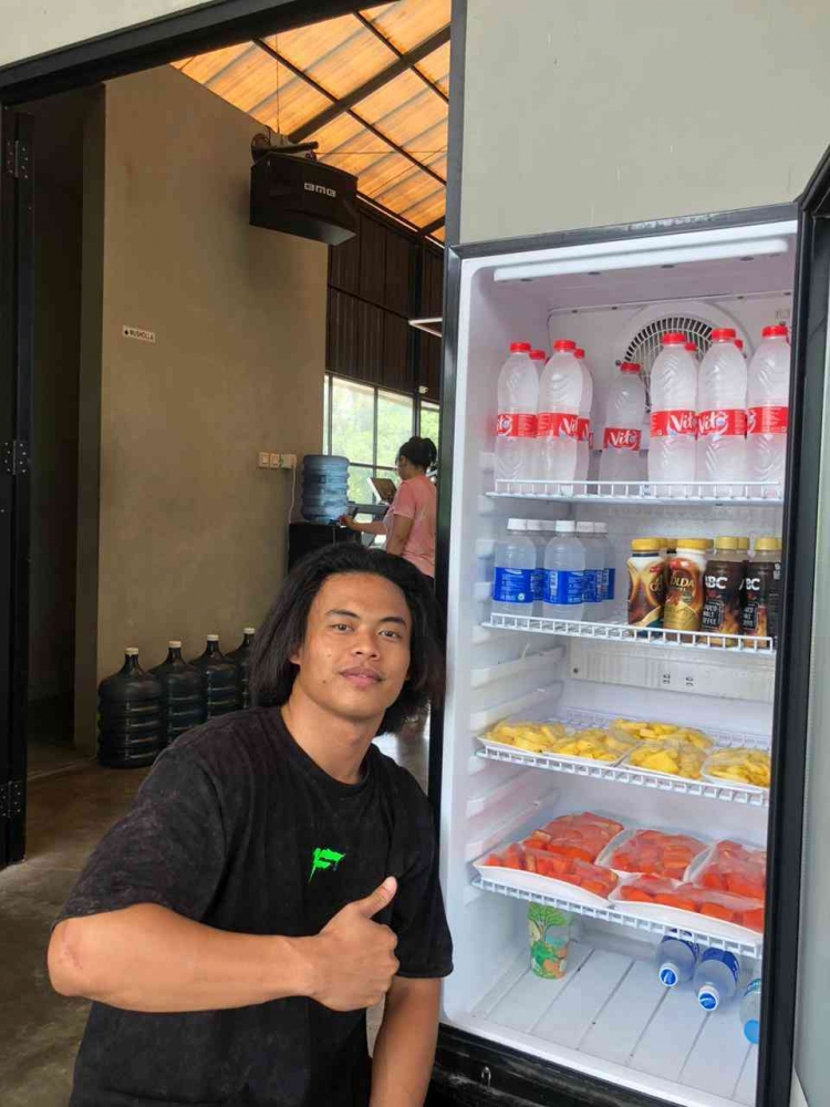 Digitalisasi Promosi dan Penyediaan Makanan Bergizi Dorong Efisiensi Operasional UMKM Fitness “Flex Gym”
